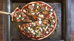 Parma ham pizza with goat cheese